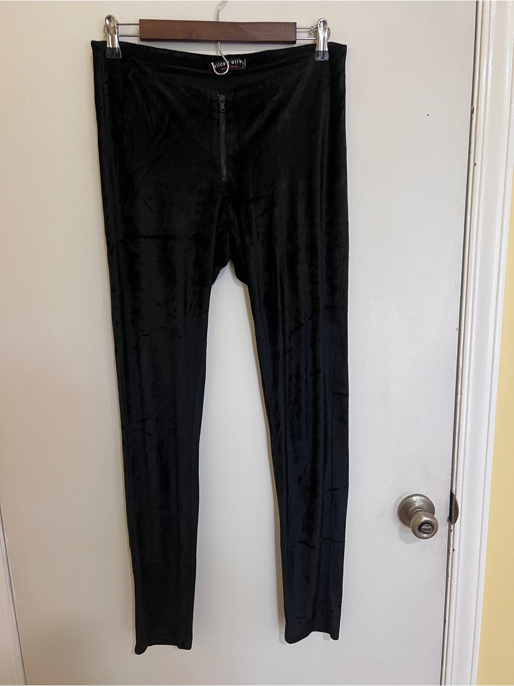 Alice + Olivia black velvet zip front leggings pants